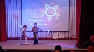 танец «Идет солдат по городу»