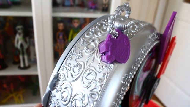 ? Обзор Raven Queen Way too Wonderland Ever After High playset ( CJC40) смотреть онлайн