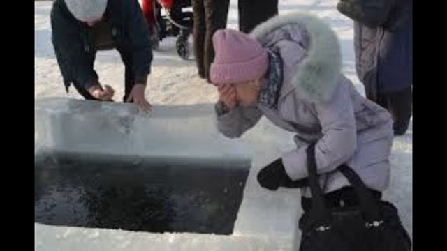 Все о Крещение Господнем. Обязательно ли купаться в прорубе? смотреть онлайн