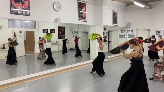 Training Ensayos Flamenco & danza estilizada con capa & abanico смотреть онлайн