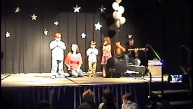 Hold Us Together- Gibson Family performing 2010 смотреть онлайн
