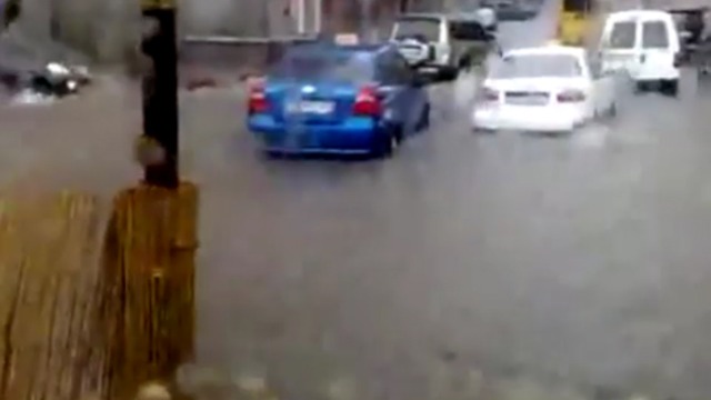 Жесткий ливень в России смотреть онлайн