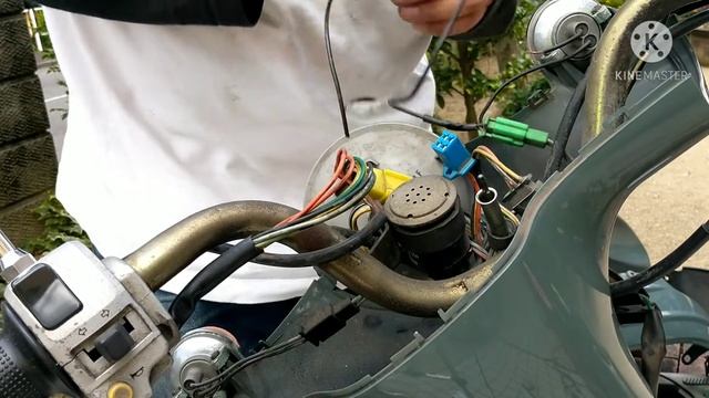 ③ヴェルデにベスパタイプウインカーを装着する！【スロットル側配線加工編】［ ヴェルパ号、Verde、鈴菌原付、みんカラ、整備手帳、キジマ、kigima］ смотреть онлайн