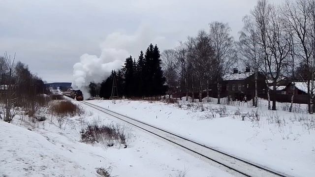 Л-3114. Л-2351. Залетают на подъём с Рускеальским экспрессом. Станция Сортавала. Гудки паровоза. смотреть онлайн