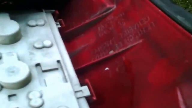 как снять заднюю фару,поменять лампочку смотреть онлайн