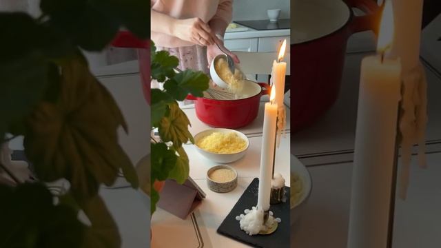 Отчаянные домохозяйки ? макароны с сыром от Сьюзан Майер. Рецепт в закрепленном комментарии ? смотреть онлайн