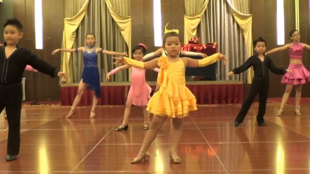 Solo Cha Cha & Rumba - Tianhui @ 5-year-old смотреть онлайн
