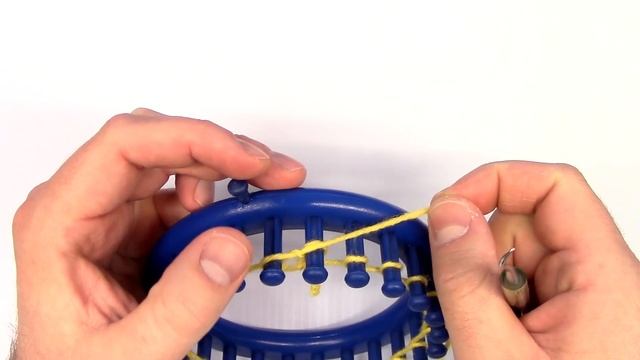 How to purl stitch on a round knitting loom смотреть онлайн