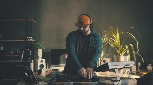 House | Tech House | Piano House | Coffee Room