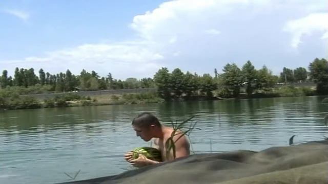 Купалка с арбузом смотреть онлайн