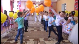 "Это - наше ДЕТСТВО!" финальный танец с шарами в д/с (9 гр.)