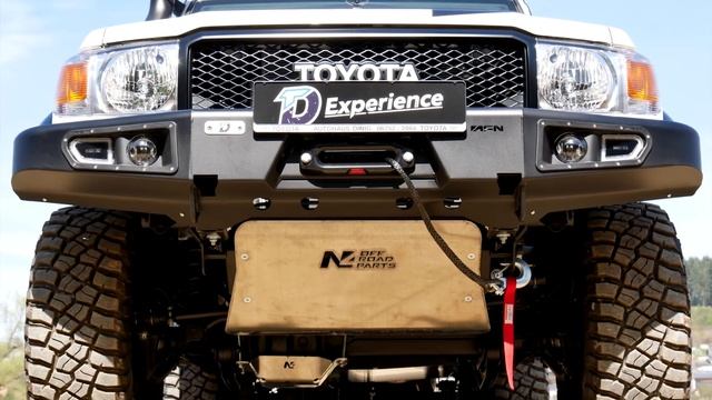 Toyota Land Cruiser GRJ76 "Black Series" Diashow / Slideshow Modell 2021 смотреть онлайн