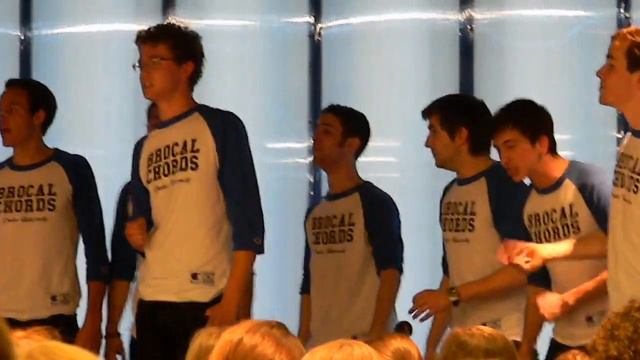 Drake University's Brocal Chords perform "Lover's Eyes" смотреть онлайн