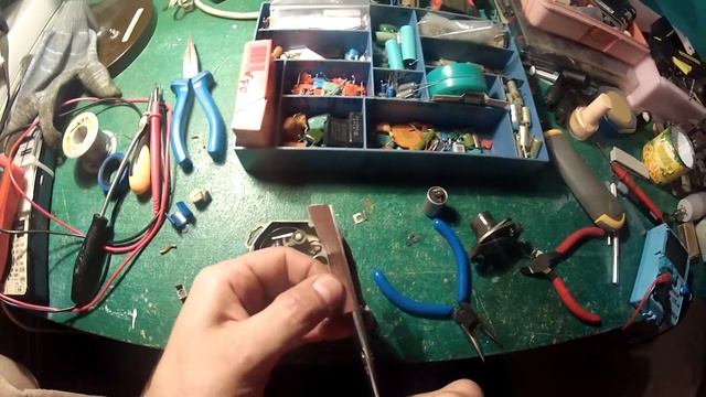 Разбор и чистка контактного зажигания МТ Урал, замер сопротивлений катушки и ёмкости конденсатора. смотреть онлайн