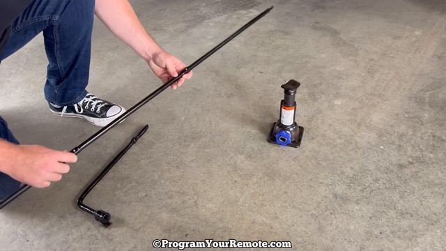 How To Remove A 1998 - 2011 Ford Ranger Spare Tire - Jack Removal Location - Change Flat Tire смотреть онлайн