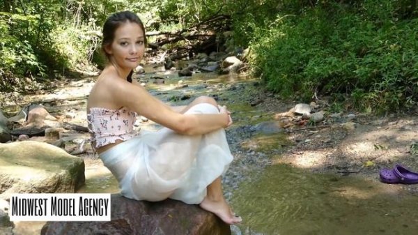 Teen Model Madelyn - Portfolio 2 - Midwest Model Agency