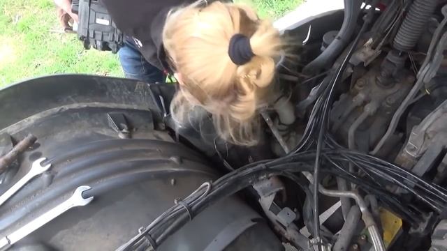 Симпатичная полька дальнобойщик и её Скания/Piękna dziewczyna i jej Scania смотреть онлайн