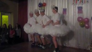 Танец маленьких лебедей, танцуют ребята