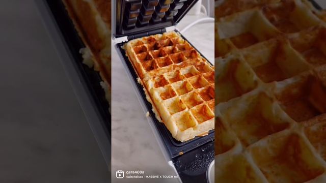 Домашние блины с вишневым медом