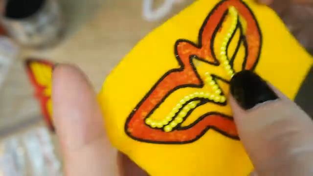 Брошь-значок Чудо женщина из бисера / Wonder Woman beaded brooch tutorial diy смотреть онлайн