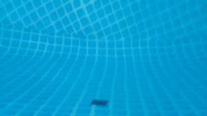 Ремонт каркасного бассейна с водой скотчем Flax tape