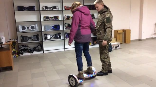 Как научиться ездить на гироскутере? В этом видео Вы узнаете как научиться кататься на гироскутере. смотреть онлайн