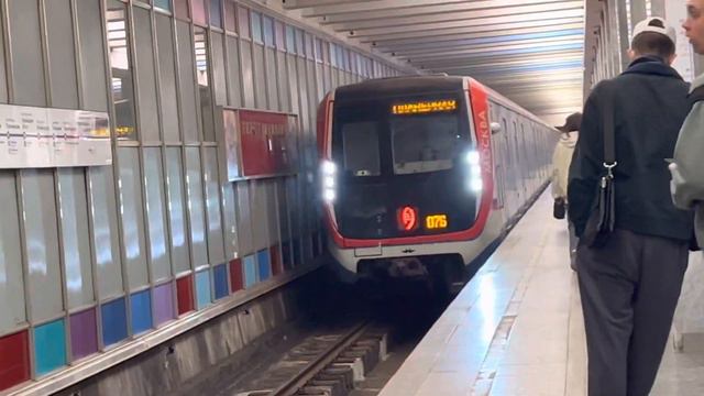 Прибытие состава метро «Москва» сообщением Котельники-Планерная на станцию метро Текстильщики! смотреть онлайн