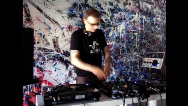 PIONEER DJ RMX-1000 VS Technics SL-1200 Vinyl set смотреть онлайн
