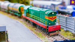 ГИГАНТСКАЯ ЖЕЛЕЗНАЯ ДОРОГА !!! Самый большой макет в России Видео от Игорюшины Игруши