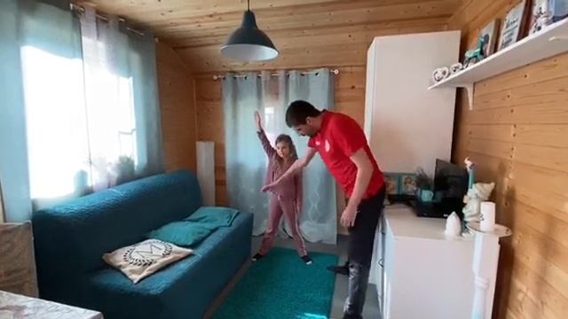 Физкультура. Мухин Максим Александрович. Комплекс ОРУ. ГБОУ Школа 2090 смотреть онлайн