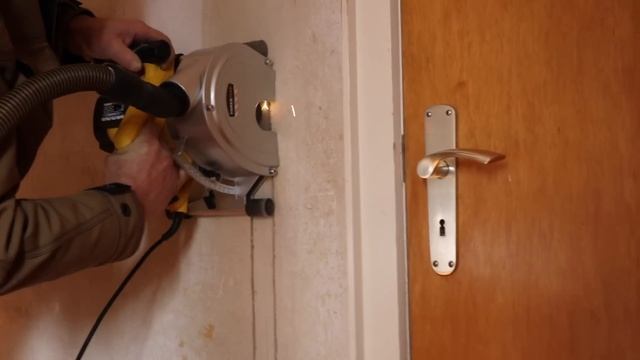Powerplus Mauernutfräse POWX0650 im Praxistest | Mauernutfraese-Schlitzfraese.de смотреть онлайн