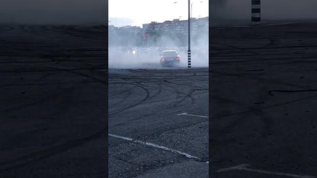 БМВ Е34 2.5 м50 дрифт много дыма смотреть онлайн