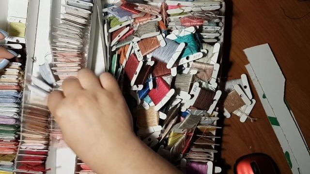 Сколько начатых работ и другие мои тайны... / Tag смотреть онлайн