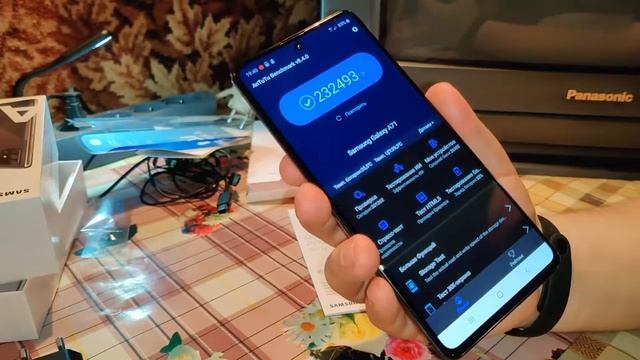 Смартфон Samsung Galaxy A71 смотреть онлайн