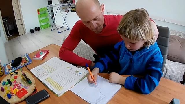 Как научить математике 1 класс. Математика, Тренировка и Немецкий язык. Иллай 6 лет смотреть онлайн