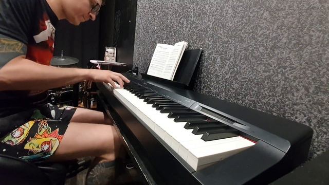 Малыш Виктор Цой Мумий Тролль на фортепиано смотреть онлайн