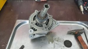 Toyota Camry  генератор не даёт зарядку