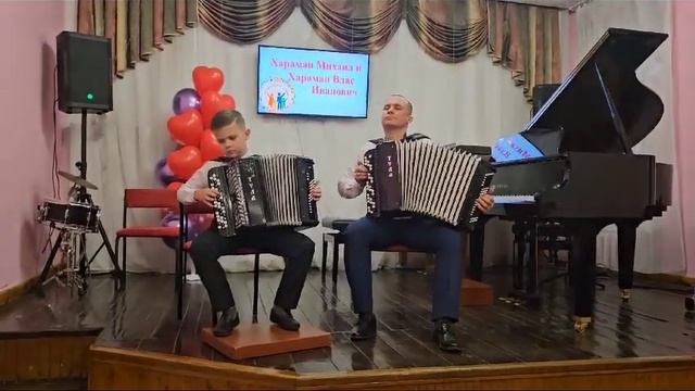 "Милая мама" А.Аверкин дуэтом с папой.Фестиваль семейного творчества" Музыка родных сердец". смотреть онлайн