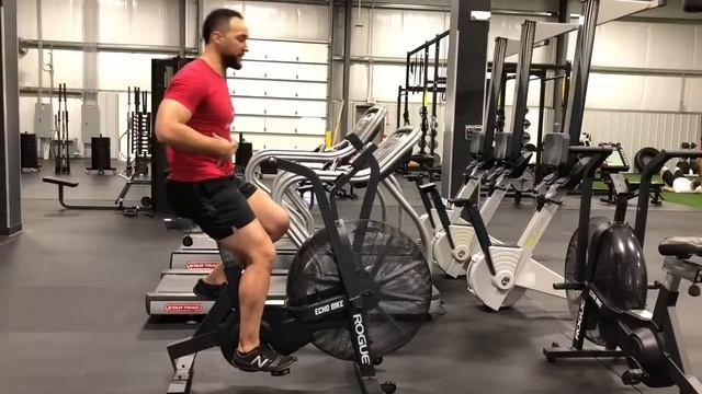 How to Use an Assault Bike смотреть онлайн