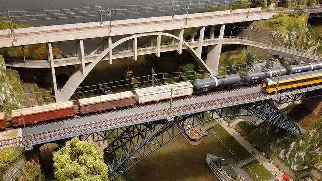 RegioJet vlaky Roco a A.C.M.E. modely H0 смотреть онлайн