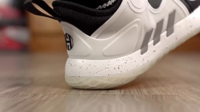 Top Basketball Shoes to Buy AND Avoid for OUTDOOR USE! смотреть онлайн