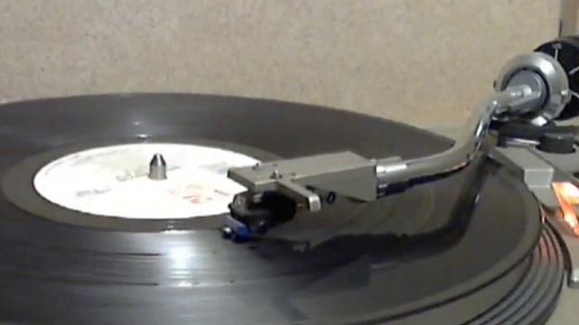 Debbie Gibson - Out of the Blue [promo stereo version] смотреть онлайн