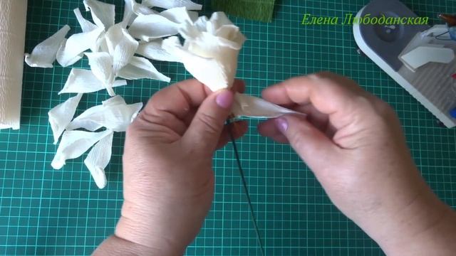 Красивые розы из гофрированной бумаги, МК (Beautiful crepe paper roses) смотреть онлайн