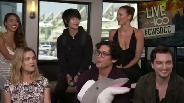 The 100 Comic Con 2017 (Live) смотреть онлайн