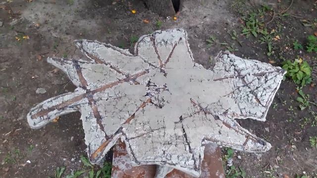 Садовый стол в форме кленового листа / Garden table made of concrete in the shape of a maple leaf смотреть онлайн