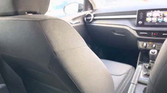 Brand New Skoda Fabia 1.0TSI Colour Edition Moon White Metallic смотреть онлайн