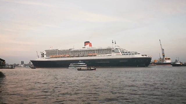 Auslaufen der Otto Sverdrup und LightUp mit der Queen Mary 2/Hamburg Cruise Days 2022 смотреть онлайн