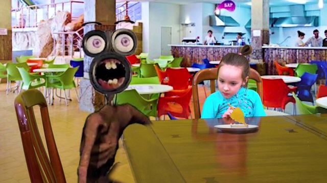 Сиреноголовый в реальной жизни. Селена встретила Сиреноголового в аквапарке смотреть онлайн