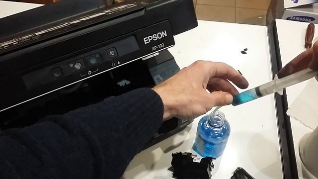 Промывка восстановление печатающей головки принтера Epson не печатает или печатает с полосами смотреть онлайн