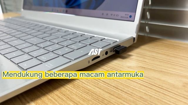 Laptop AST Core i5-8 Generasi 16G+512GB SSD смотреть онлайн
